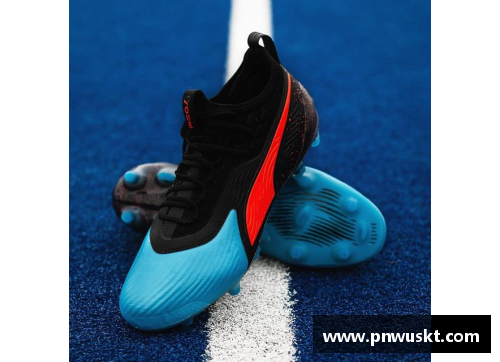 足球鞋：场上利器，多功能神器